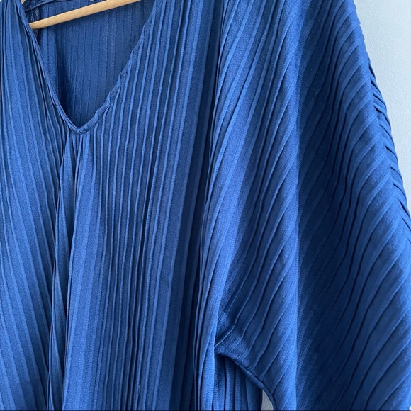 Blue ribbed Zara top with exaggerated 3/4 sleeves - Picture 3 of 8